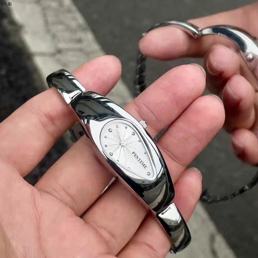 Y2k—water droplets